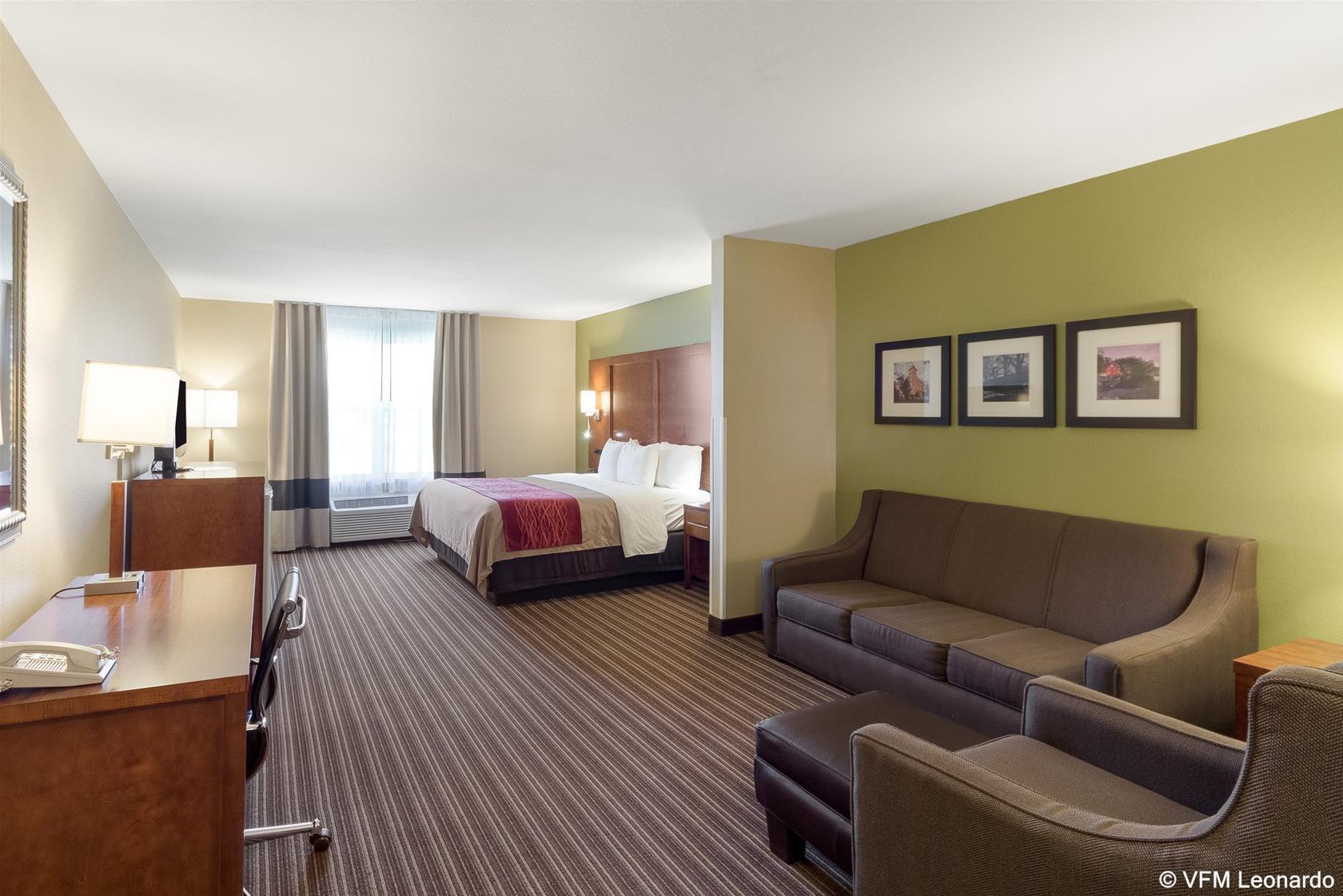 Comfort Inn & Suites Fayetteville-University Area Buitenkant foto