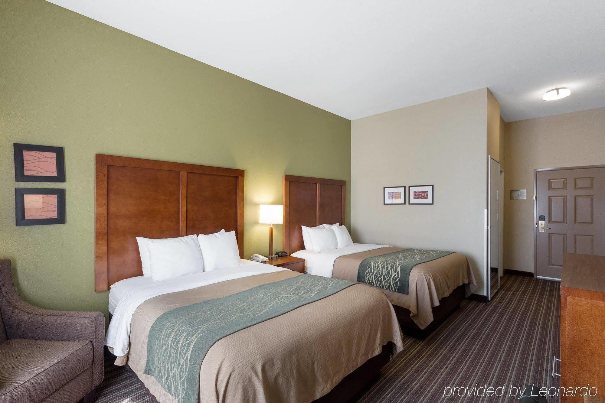 Comfort Inn & Suites Fayetteville-University Area Buitenkant foto