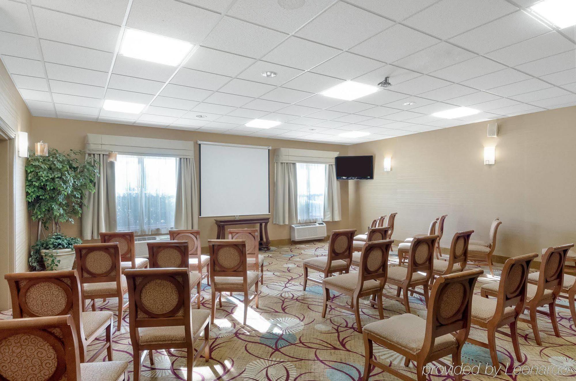 Comfort Inn & Suites Fayetteville-University Area Buitenkant foto