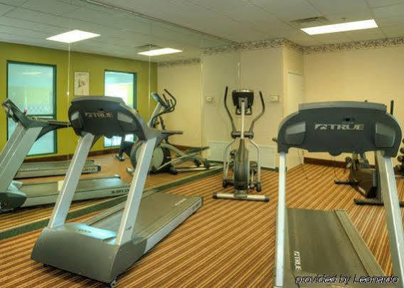 Comfort Inn & Suites Fayetteville-University Area Buitenkant foto